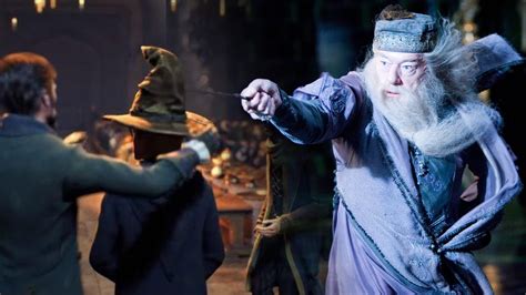 Secrets of dumbledore return to the magoc